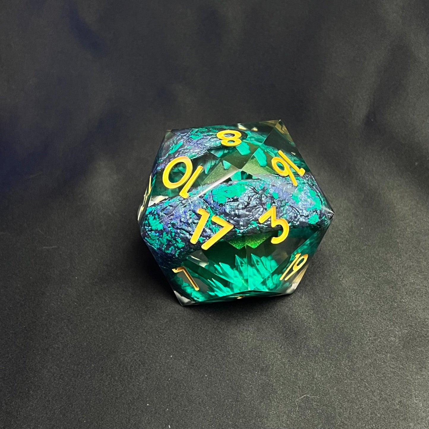 Green Geode Heart stone [80mm D20]